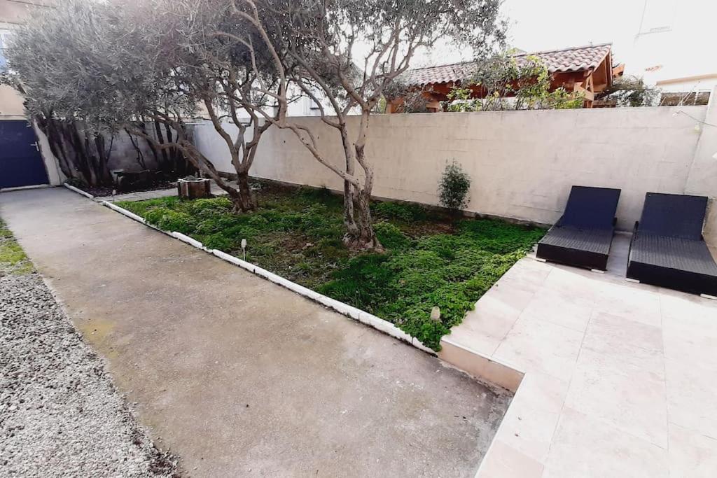Maison Maloya 2 Chambres Avec Jardin Кавайон Екстериор снимка